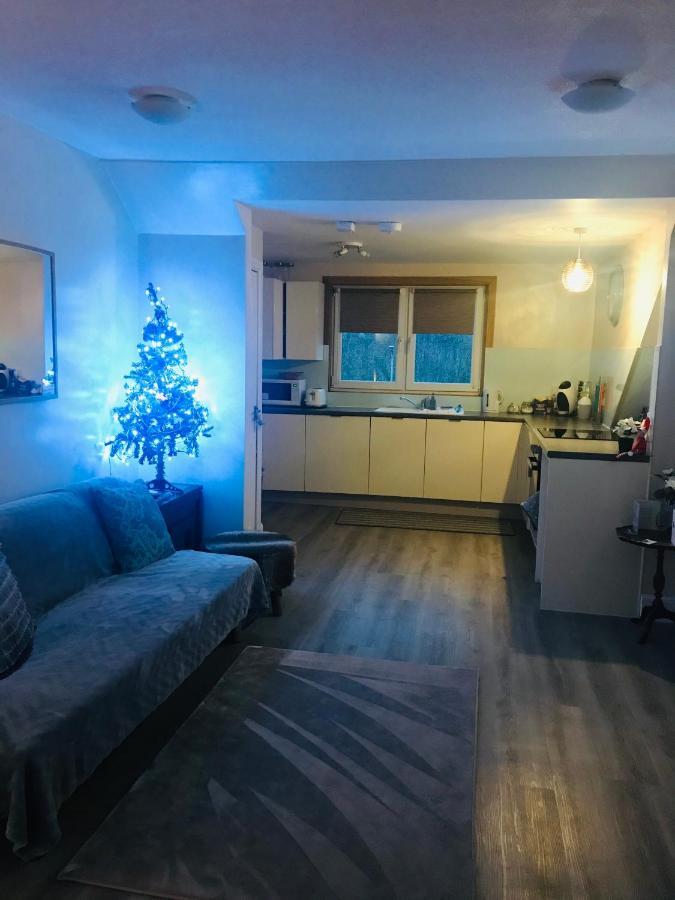 “a Wee Pad In Dunfermline” * Dunfermline
